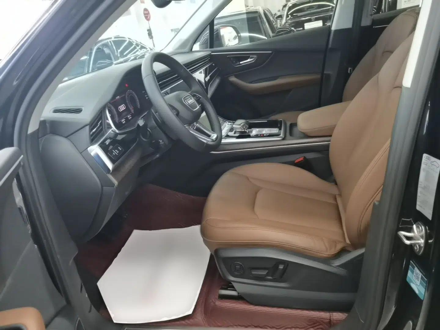 Audi Q7 2021 55 TFSI quattro S line Sport model — миниатюра 17