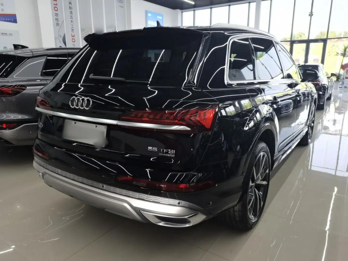Audi Q7 2021 55 TFSI quattro S line Sport model — миниатюра 6