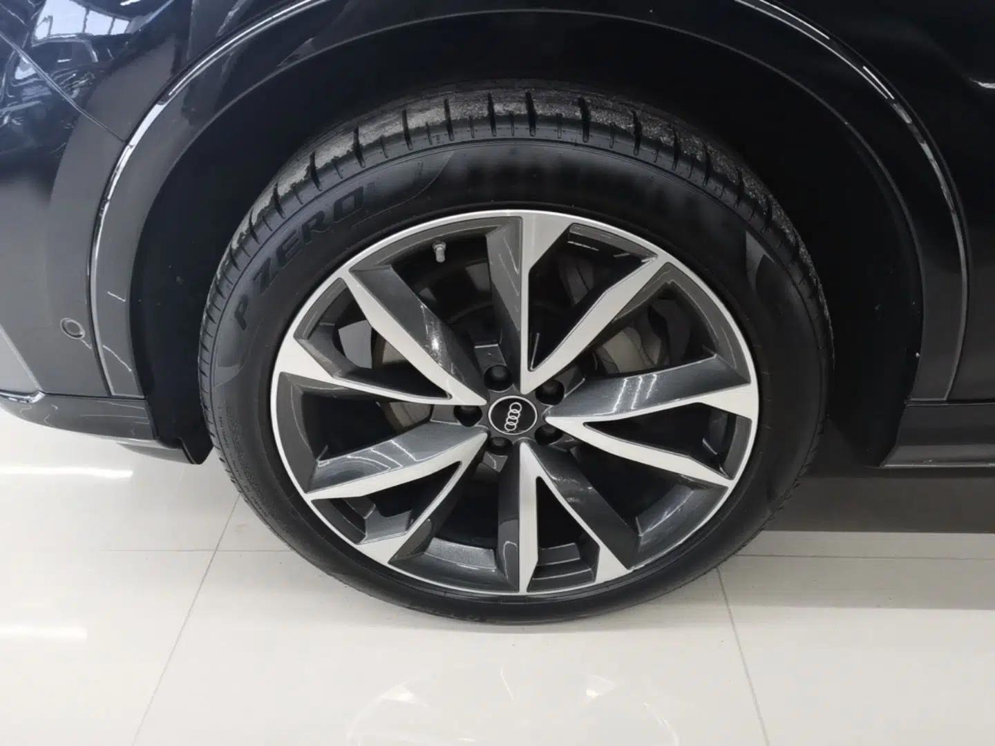 Audi Q7 2021 55 TFSI quattro S line Sport model — миниатюра 10