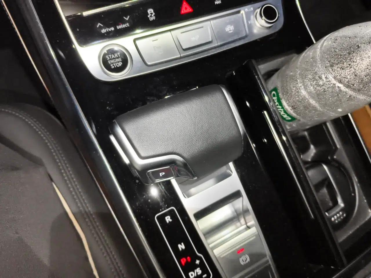 Audi Q7 2023 55 TFSI quattro S line Sport Edition — миниатюра 14