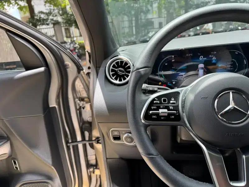 2023 Mercedes-Benz GLA 220 — миниатюра 8