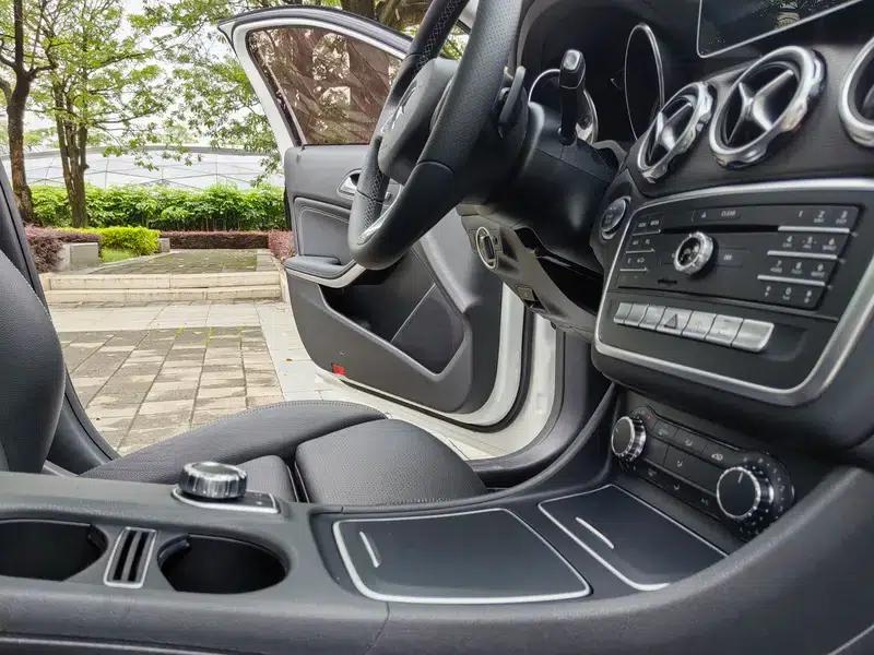 2017 Mercedes-Benz GLA 200 Dynamic — миниатюра 14