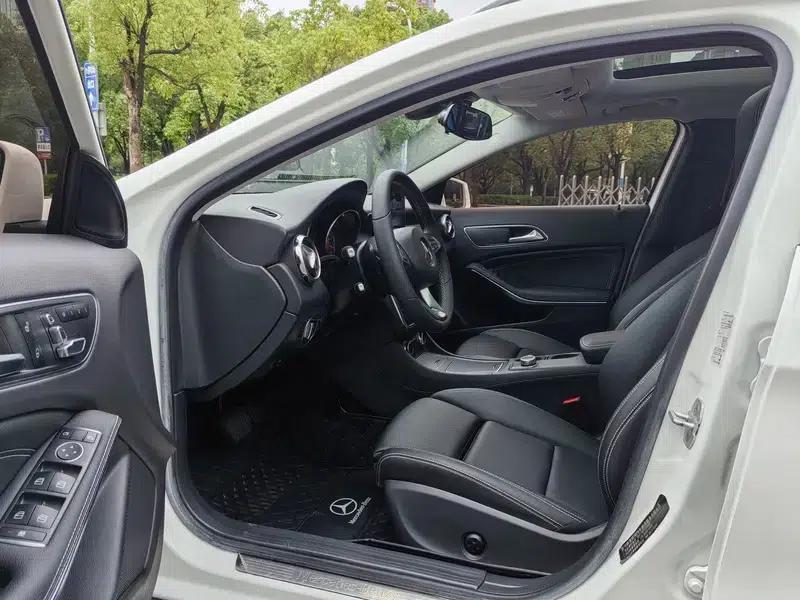 2017 Mercedes-Benz GLA 200 Dynamic — миниатюра 22