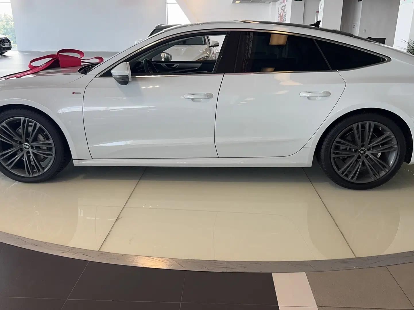 Audi A7 2023 45 TFSI Prestige Edition — миниатюра 3