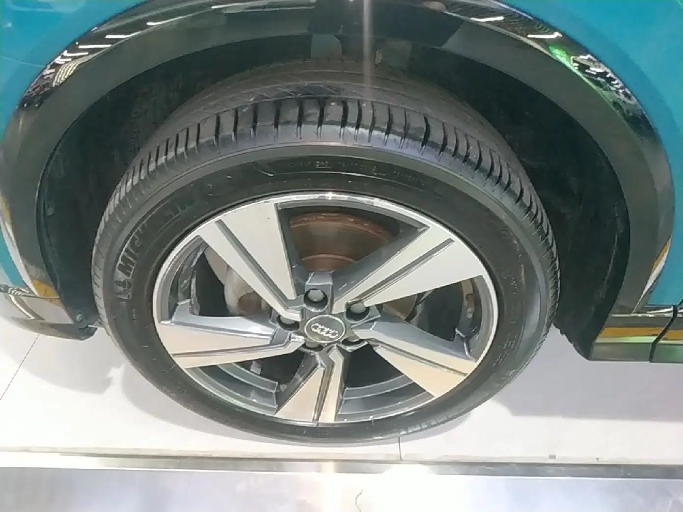 Audi Q2L 2020 35 TFSI Fashion Dynamic Model — миниатюра 10