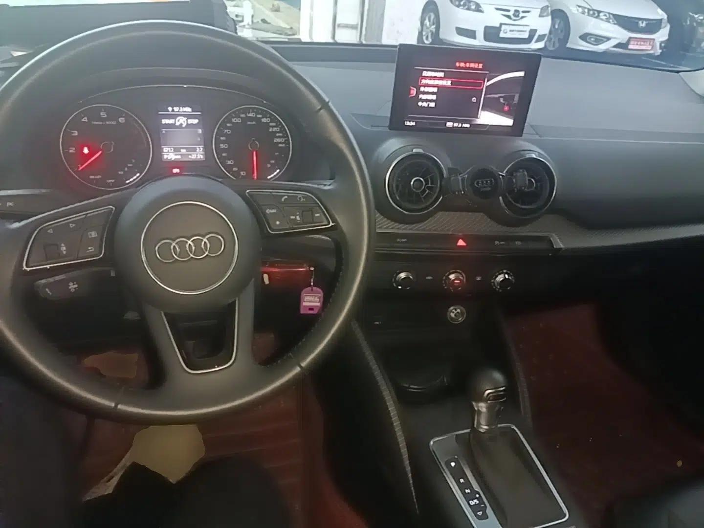 Audi Q2L 2018 35 TFSI Launch Exclusive Edition China VI — миниатюра 12