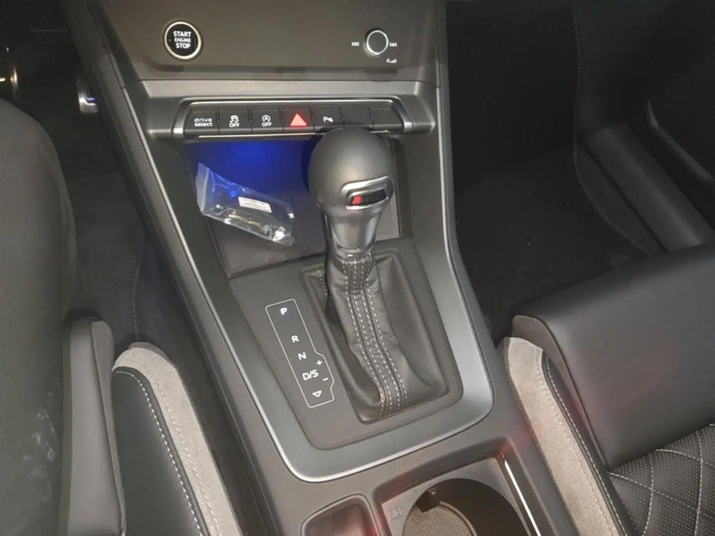 Audi Q3 Sportback 2024 40 TFSI Fashion Version — миниатюра 21