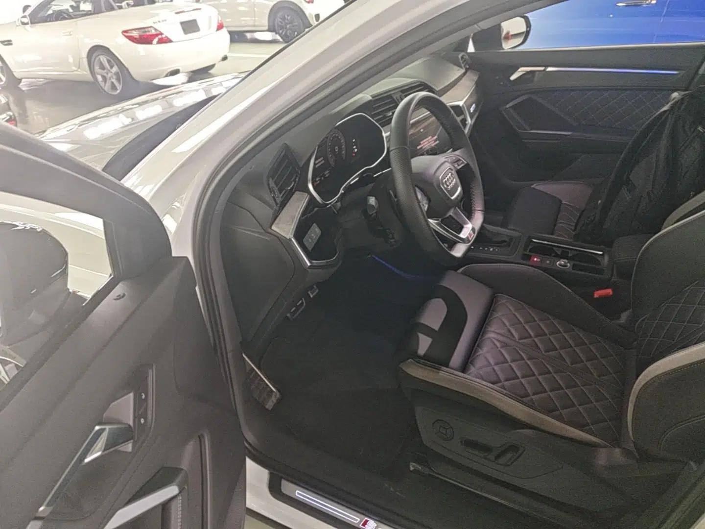 Audi Q3 Sportback 2024 40 TFSI Fashion Version — миниатюра 23