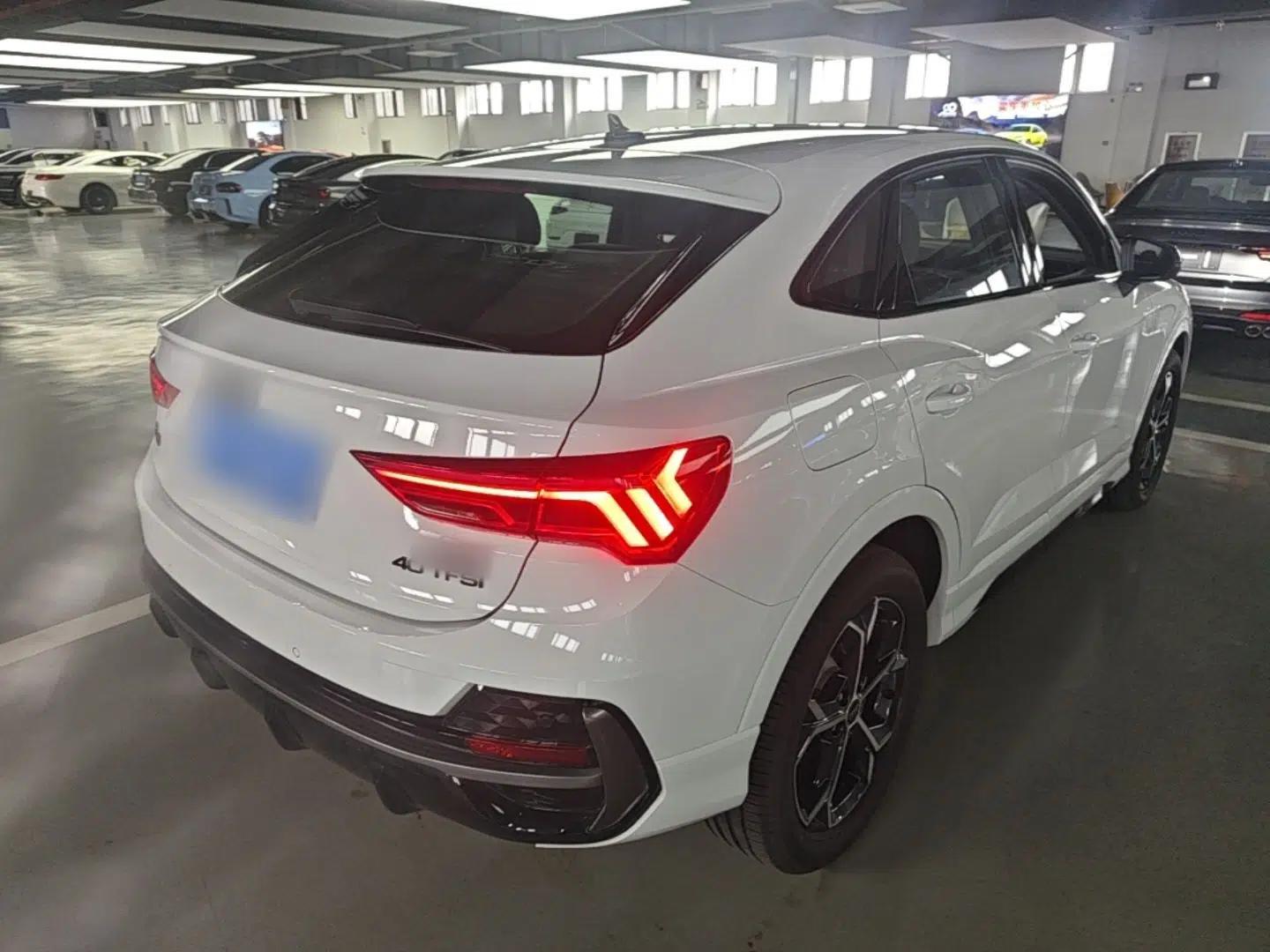 Audi Q3 Sportback 2024 40 TFSI Fashion Version — миниатюра 6