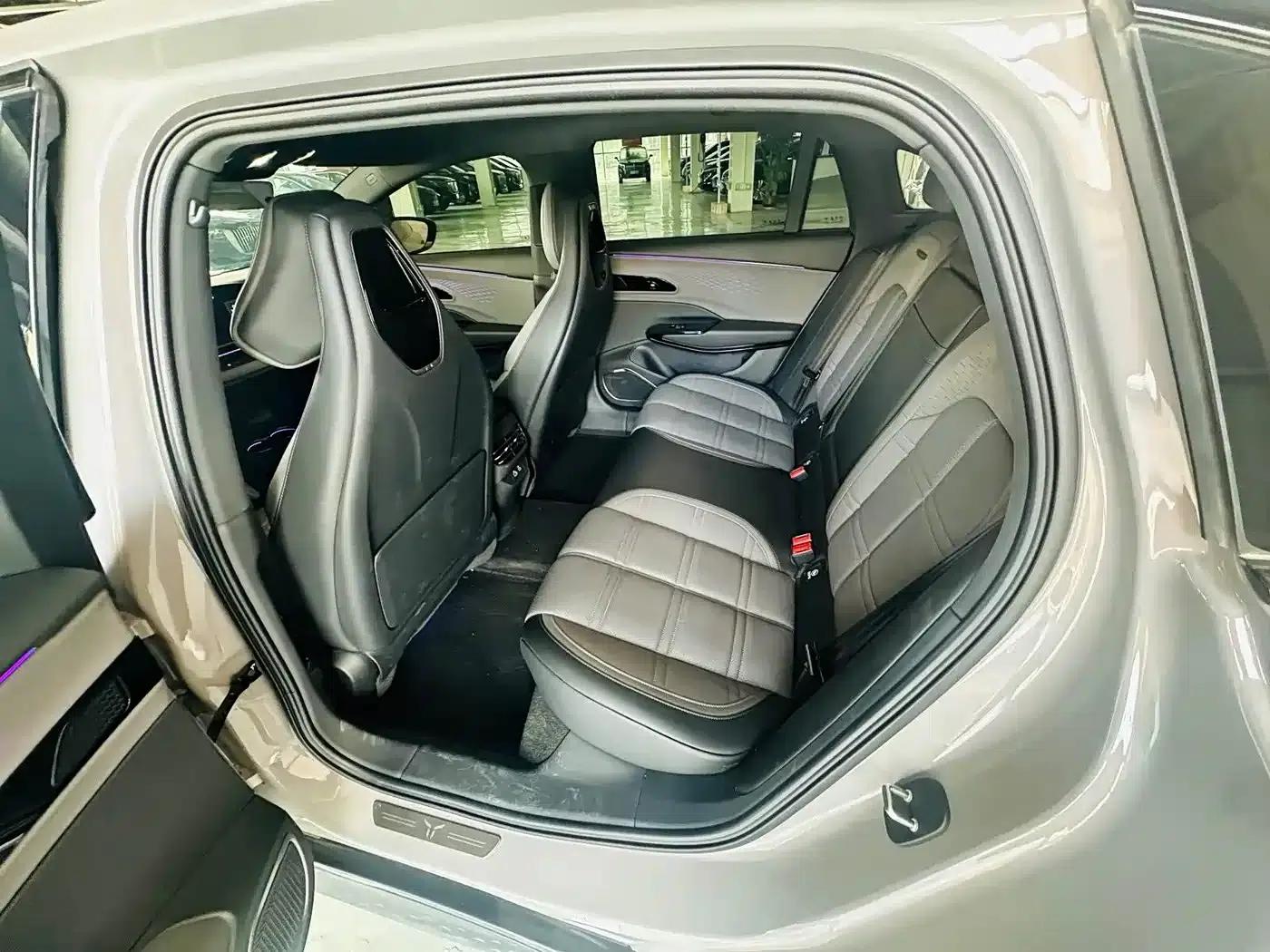 Hongqi EH7 2024 760 Pro+ AWD Edition — миниатюра 4