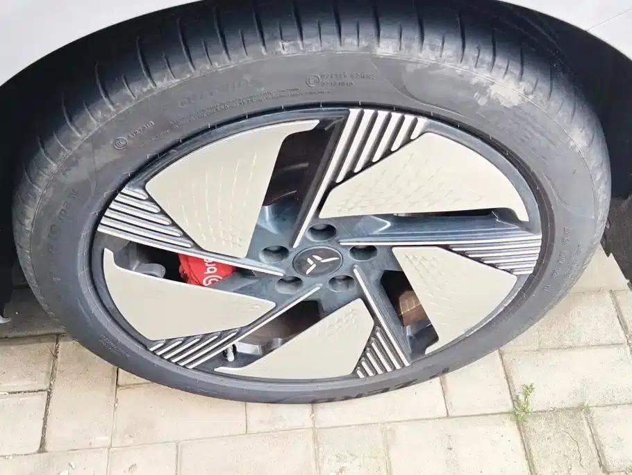 Hongqi EH7 2025 640 AWD Smart Selection Edition — миниатюра 6