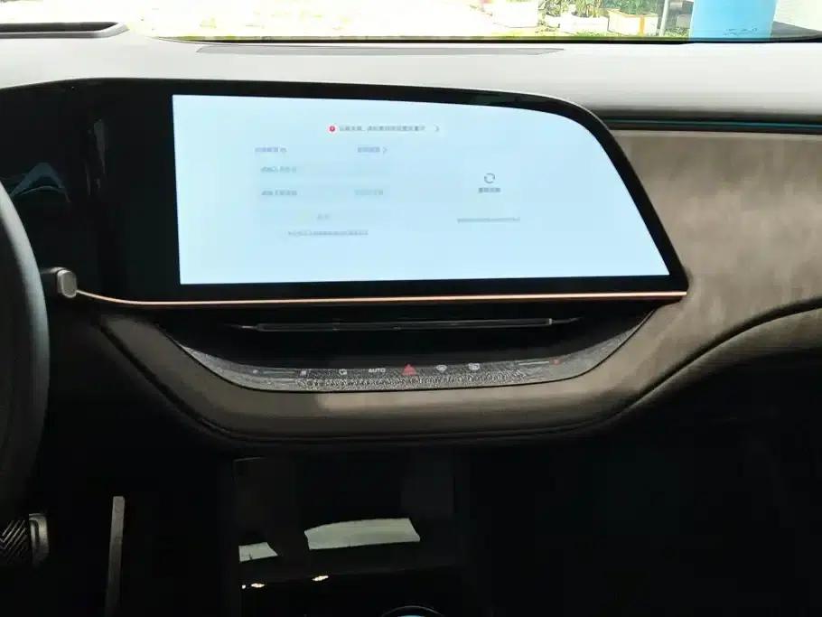 Hongqi EH7 2025 640 AWD Smart Selection Edition — миниатюра 13