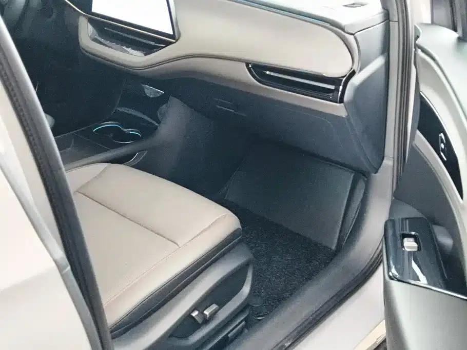 Hongqi EH7 2025 640 AWD Smart Selection Edition — миниатюра 8