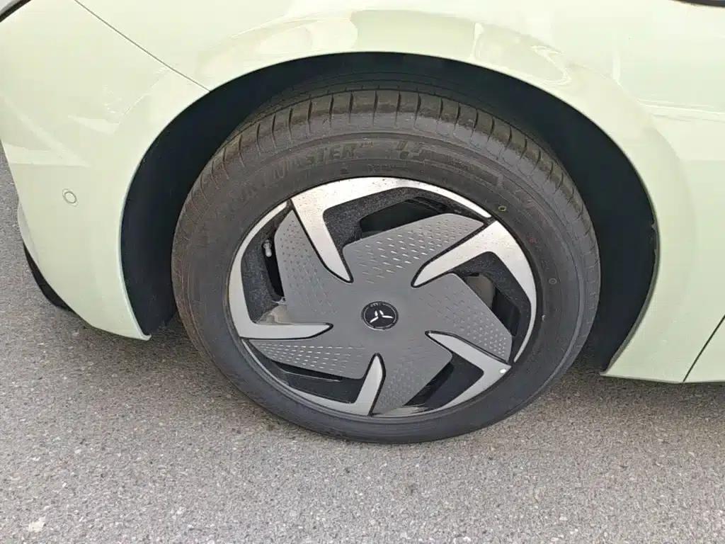 Hongqi EH7 2025 Model 690 Smart Selection Edition — миниатюра 23