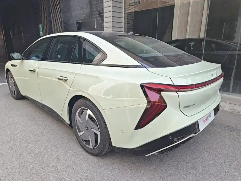 Hongqi EH7 2025 Model 690 Smart Selection Edition — миниатюра 5