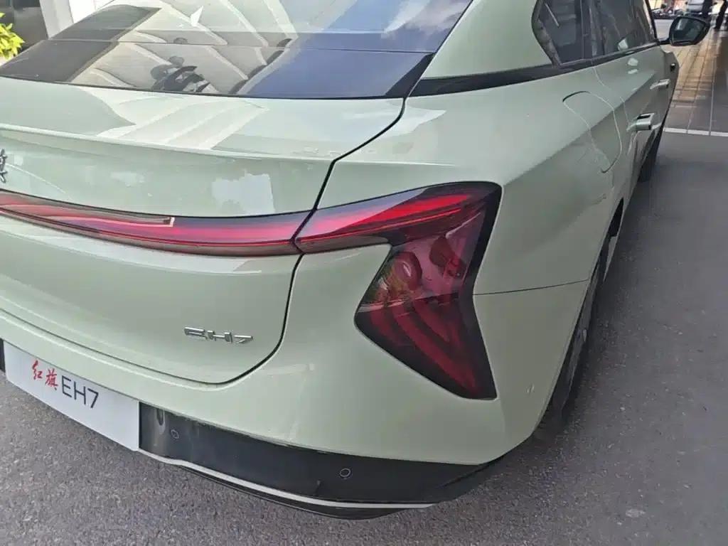 Hongqi EH7 2025 Model 690 Smart Selection Edition — миниатюра 8