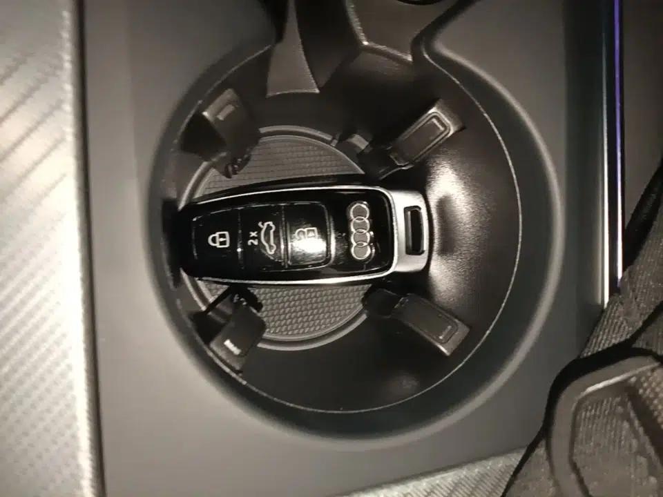 Audi A6 2024 Avant Futurist 45 TFSI Prestige Dynamic Edition — миниатюра 28