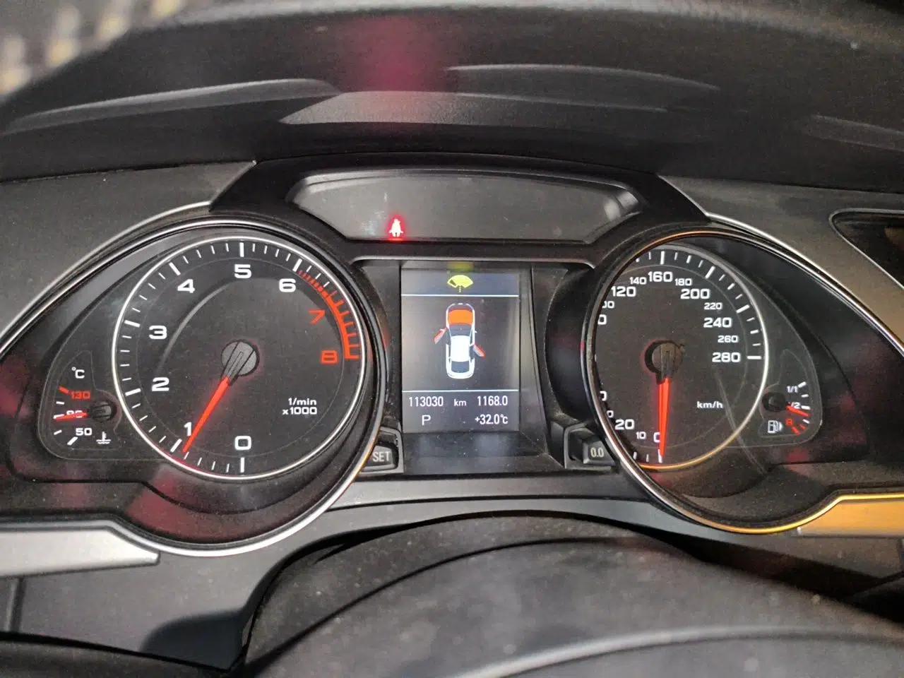 Audi A5 2010 2.0TFSI Sportback Comfort Model — миниатюра 11