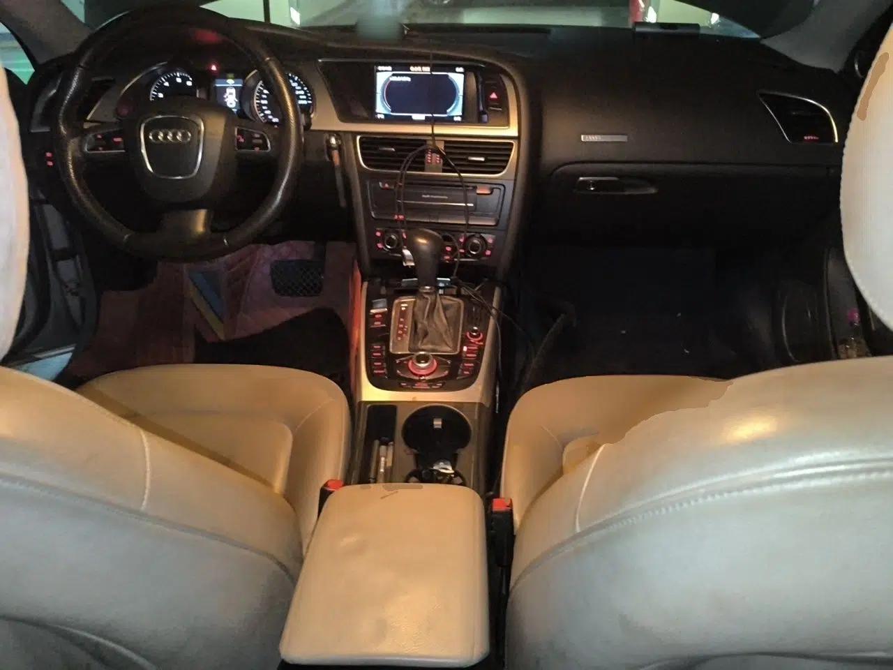 Audi A5 2010 2.0TFSI Sportback Comfort Model — миниатюра 9