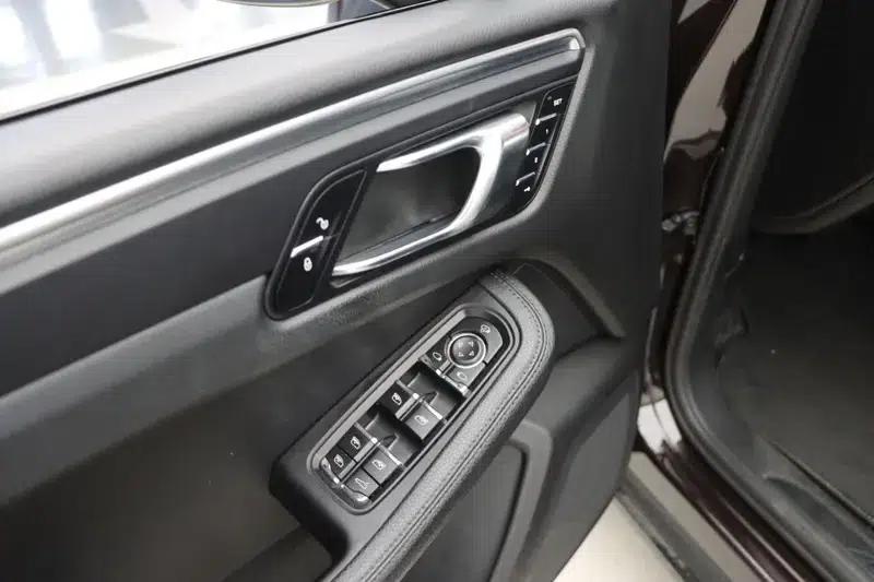 2017 Macan 2.0T — миниатюра 22