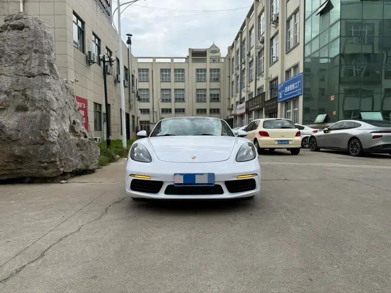 2016 Porsche 718 Boxster 2.0T — миниатюра 2