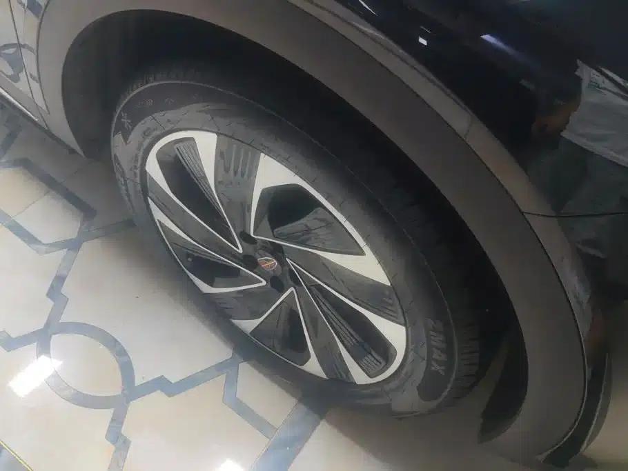Hongqi HS7 PHEV 2024 2.0T PHEV 2WD Flagship Edition 6-seater — миниатюра 6