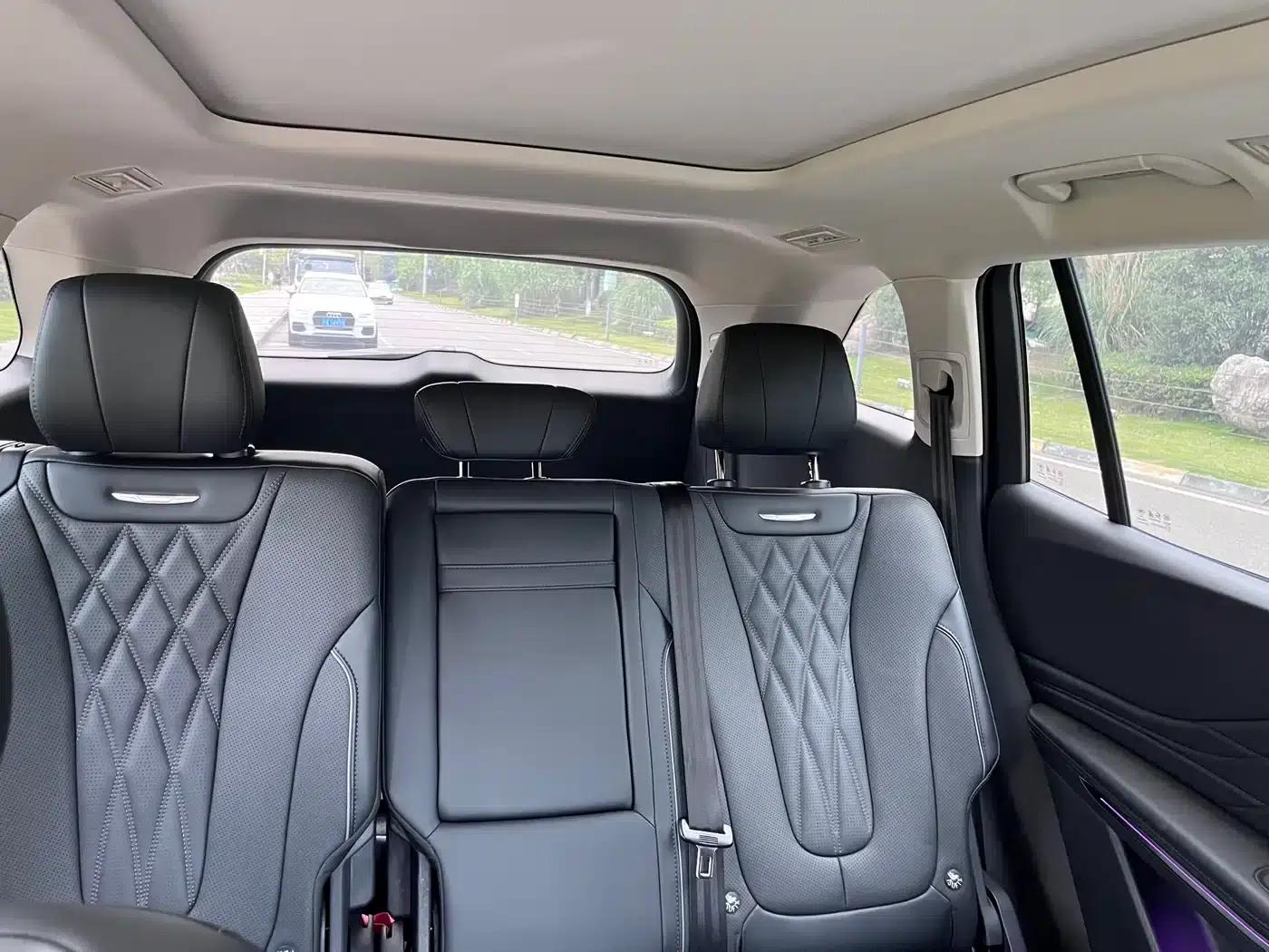Hongqi HS7 PHEV 2024 2.0T PHEV 4WD Flagship Edition 7-seater — миниатюра 17
