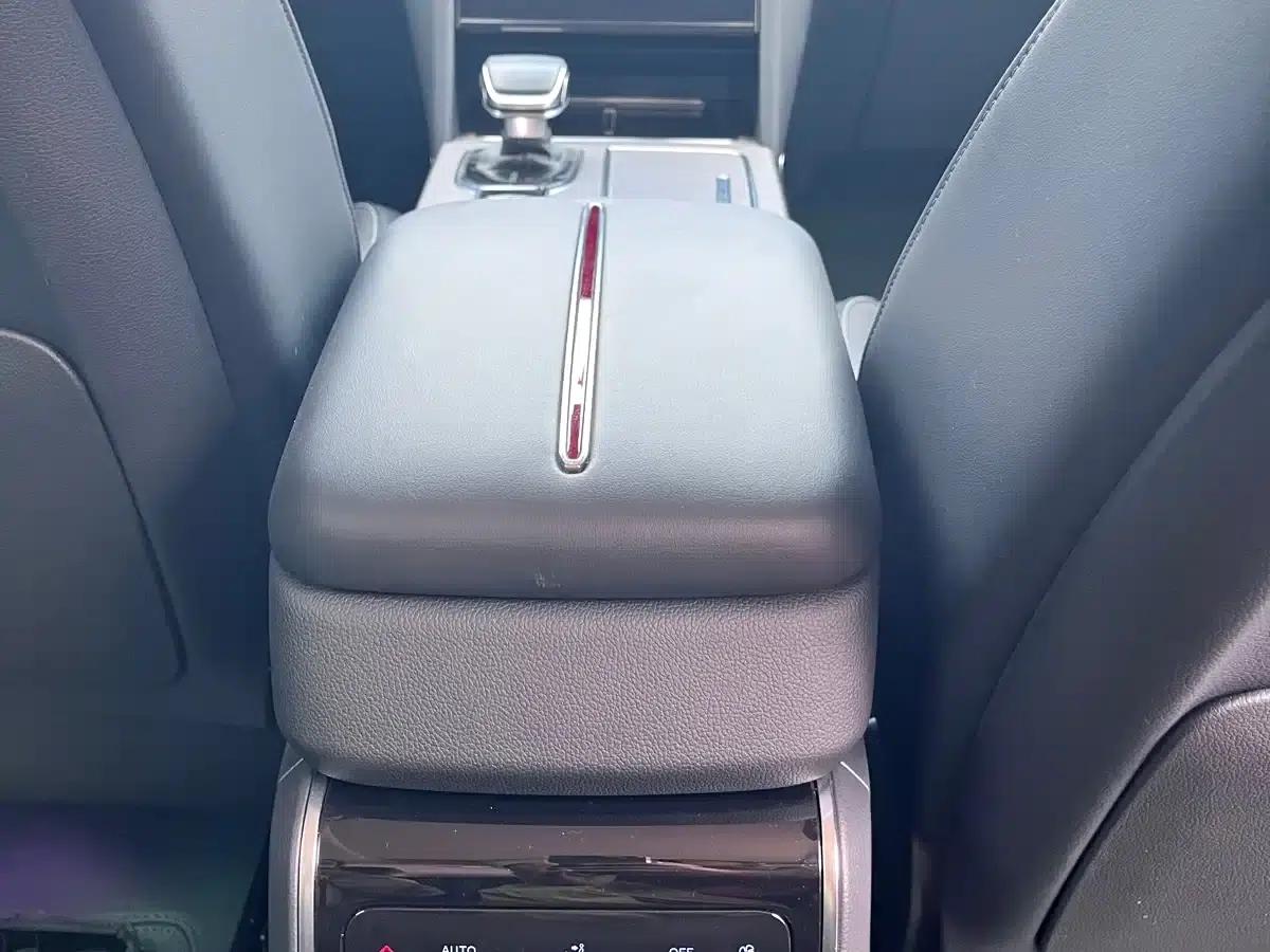 Hongqi HS7 PHEV 2024 2.0T PHEV 4WD Flagship Edition 7-seater — миниатюра 19