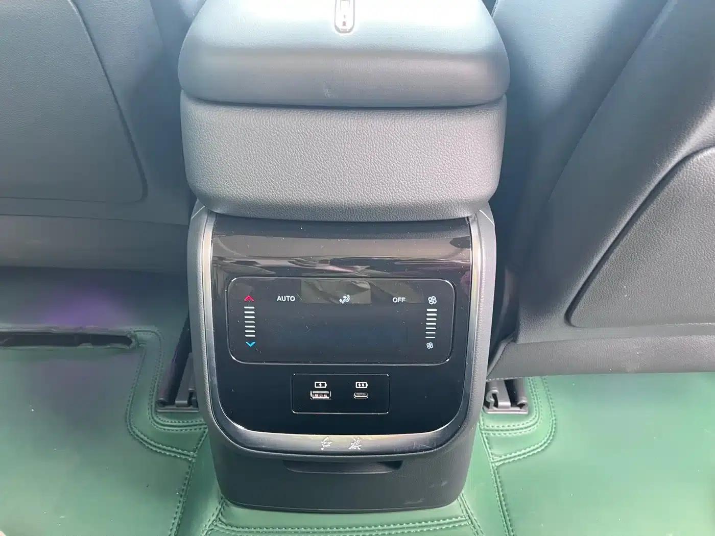 Hongqi HS7 PHEV 2024 2.0T PHEV 4WD Flagship Edition 7-seater — миниатюра 20