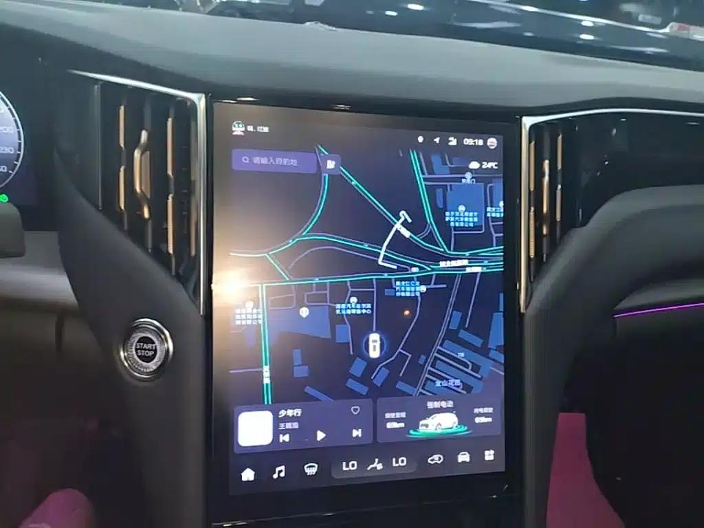 Hongqi HS7 PHEV 2024 2.0T PHEV 4WD Flagship Edition 7-seater — миниатюра 13