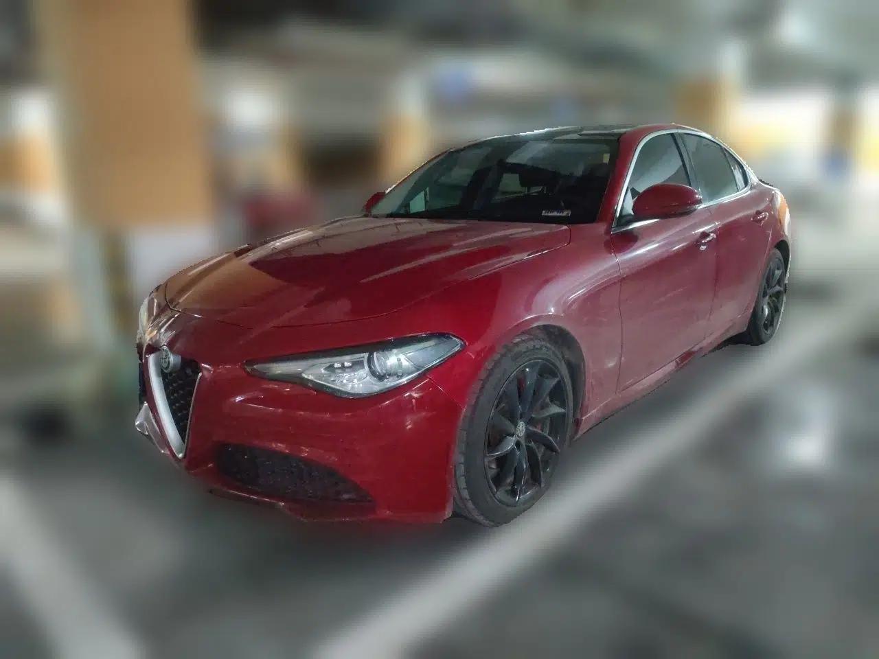 Alfa Romeo Giulia 2017 2.0T 200HP Luxury Edition — миниатюра 1