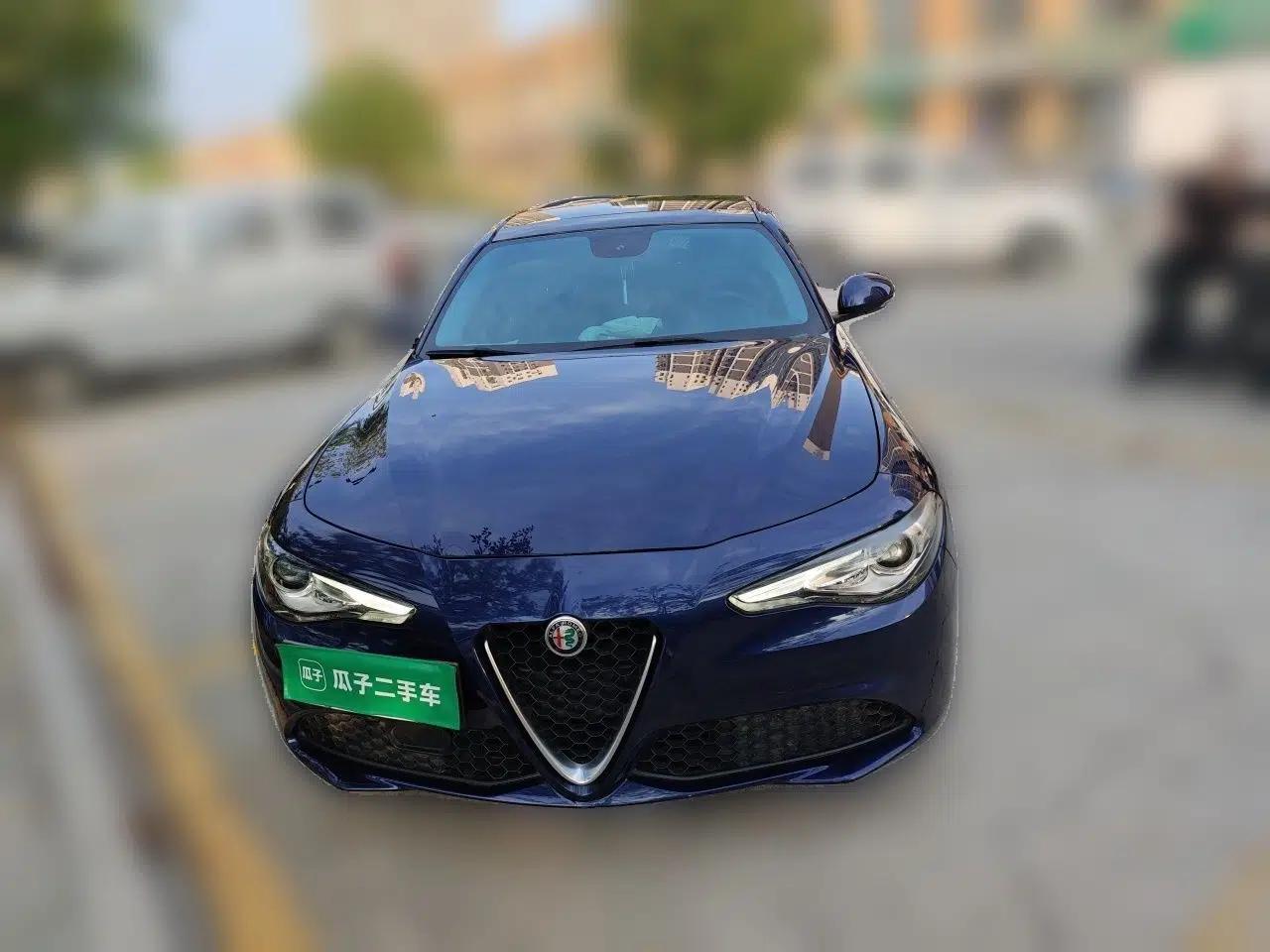 Alfa Romeo Giulia 2017 2.0T 280HP Luxury Edition — миниатюра 2
