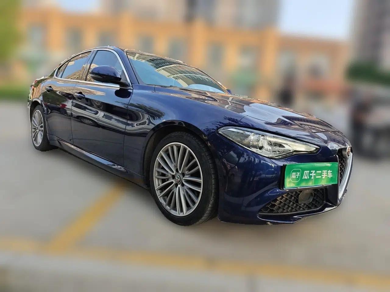 Alfa Romeo Giulia 2017 2.0T 280HP Luxury Edition — миниатюра 3