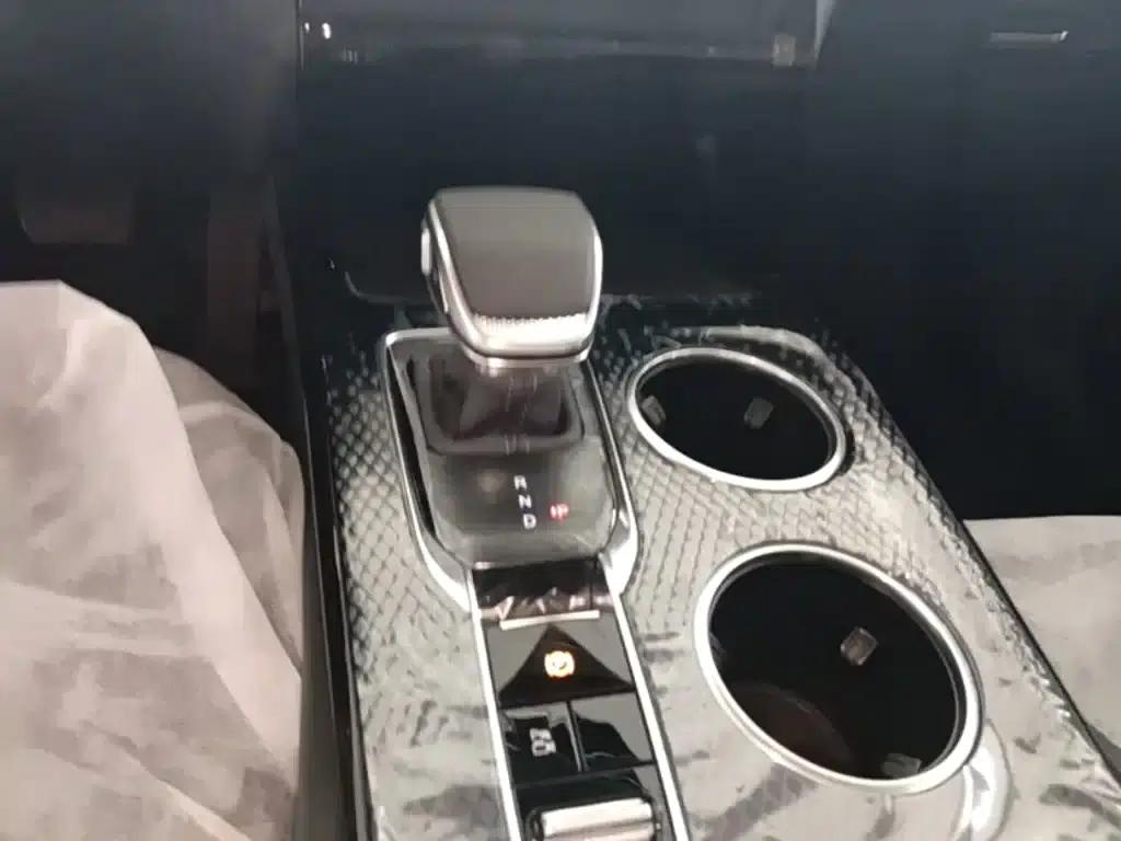 Hongqi HS3 PHEV 2025 Model 125km/h Jinwei 2 Millionth Unit Commemorative Edition — миниатюра 14