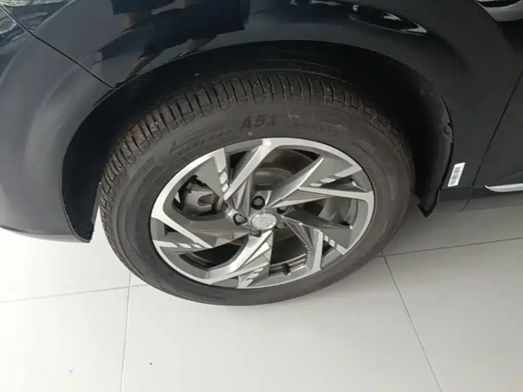 Hongqi HS3 PHEV 2025 Model 125km/h Jinwei 2 Millionth Unit Commemorative Edition — миниатюра 23