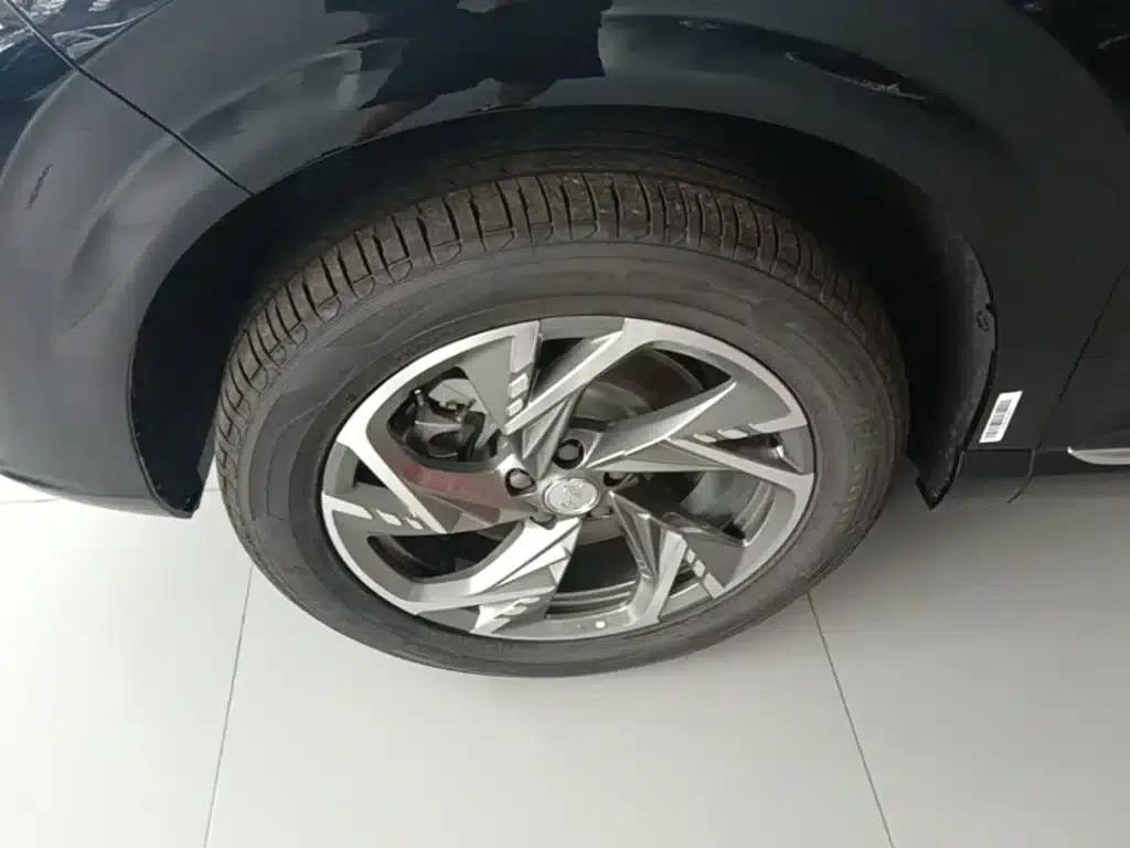 Hongqi HS3 PHEV 2025 Model 125km/h Jinwei 2 Millionth Unit Commemorative Edition — миниатюра 23