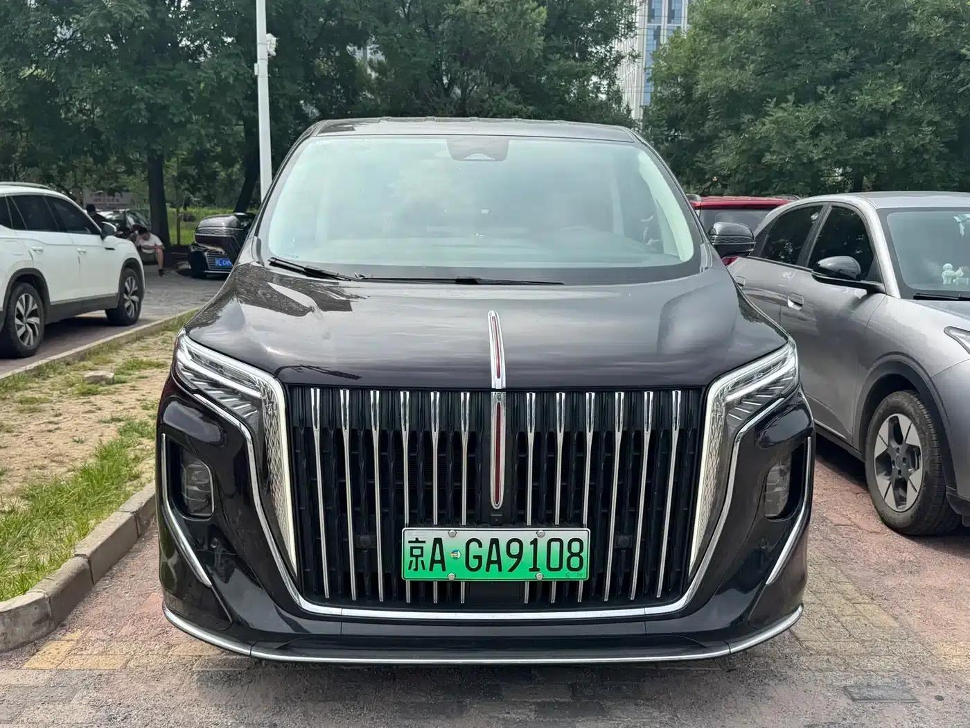 Hongqi HQ9 PHEV 2024 2.0T AWD Luxury Edition — миниатюра 2
