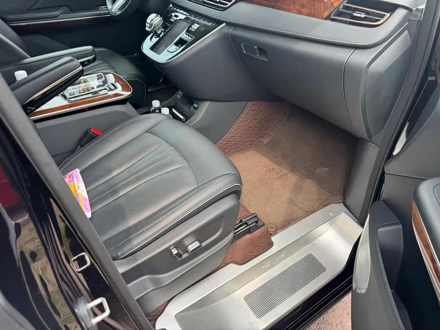 Hongqi HQ9 PHEV 2024 2.0T AWD Luxury Edition — миниатюра 18