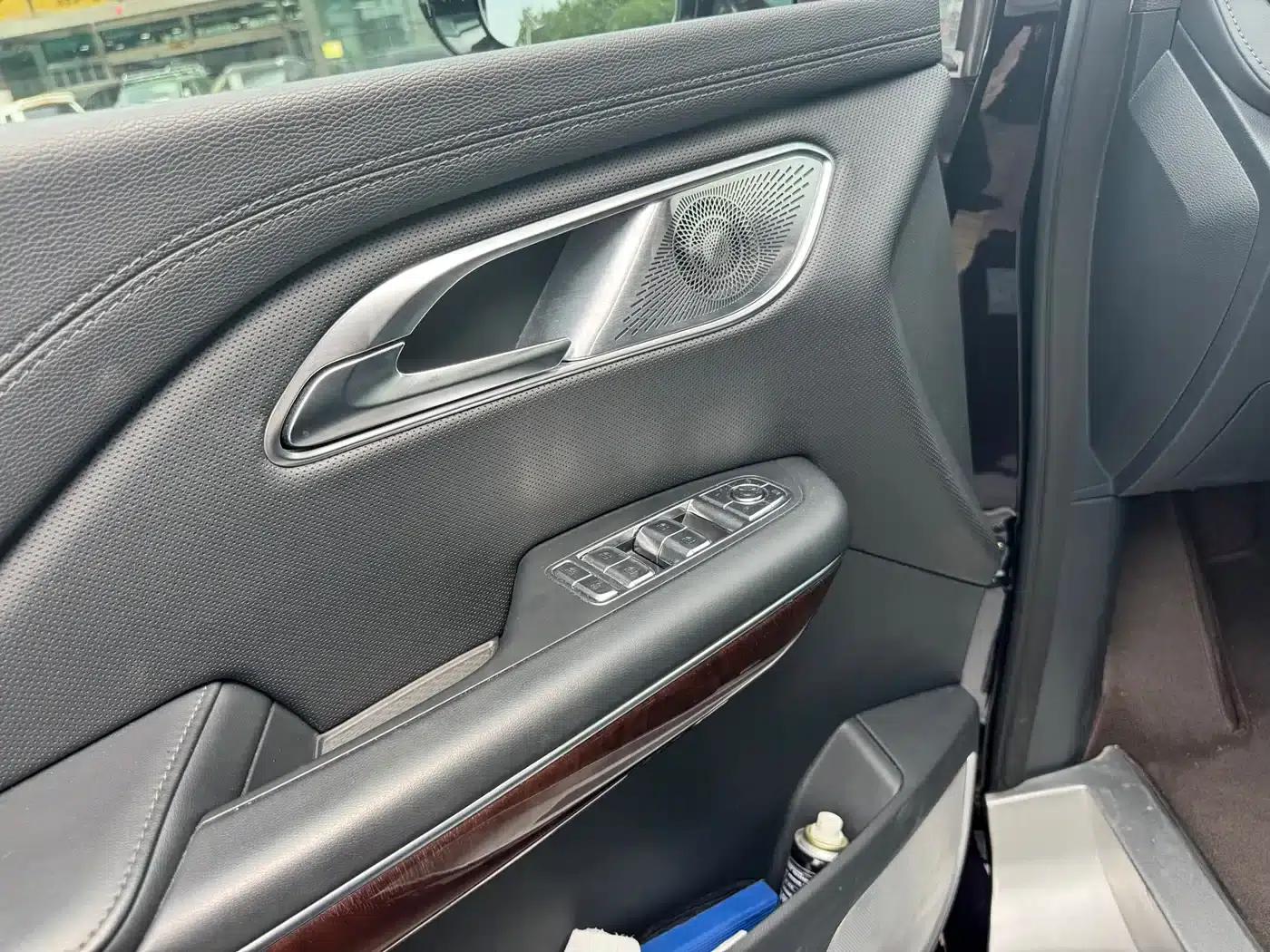 Hongqi HQ9 PHEV 2024 2.0T AWD Luxury Edition — миниатюра 6
