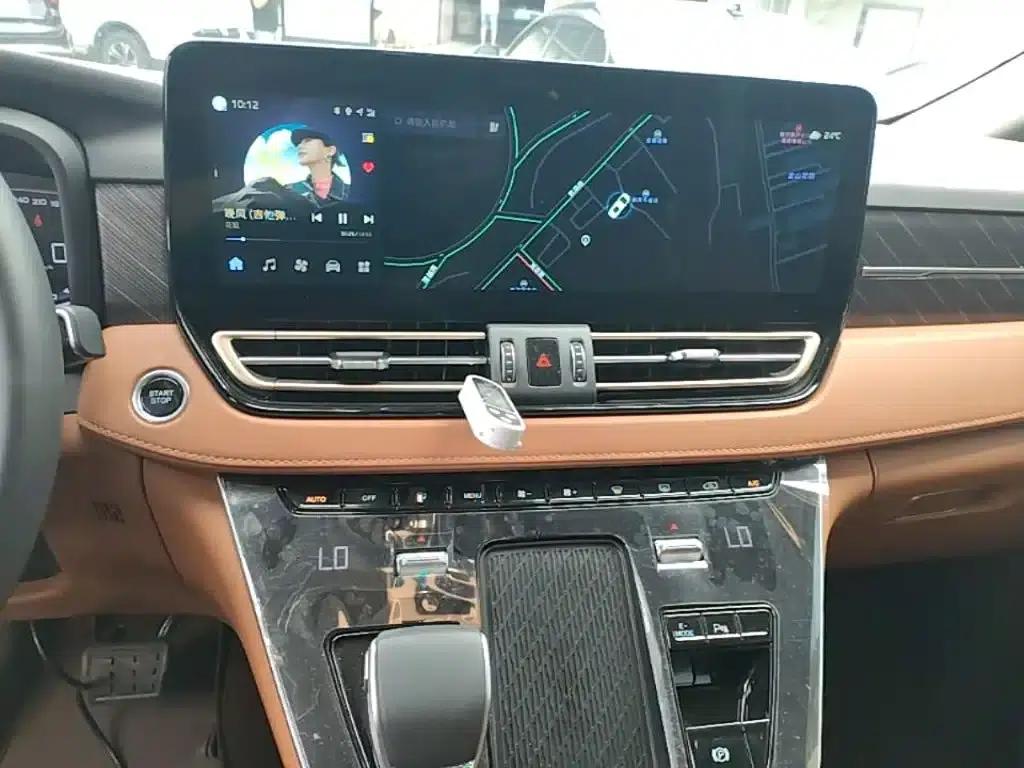 Hongqi HQ9 PHEV 2024 2.0T AWD Business Edition — миниатюра 13