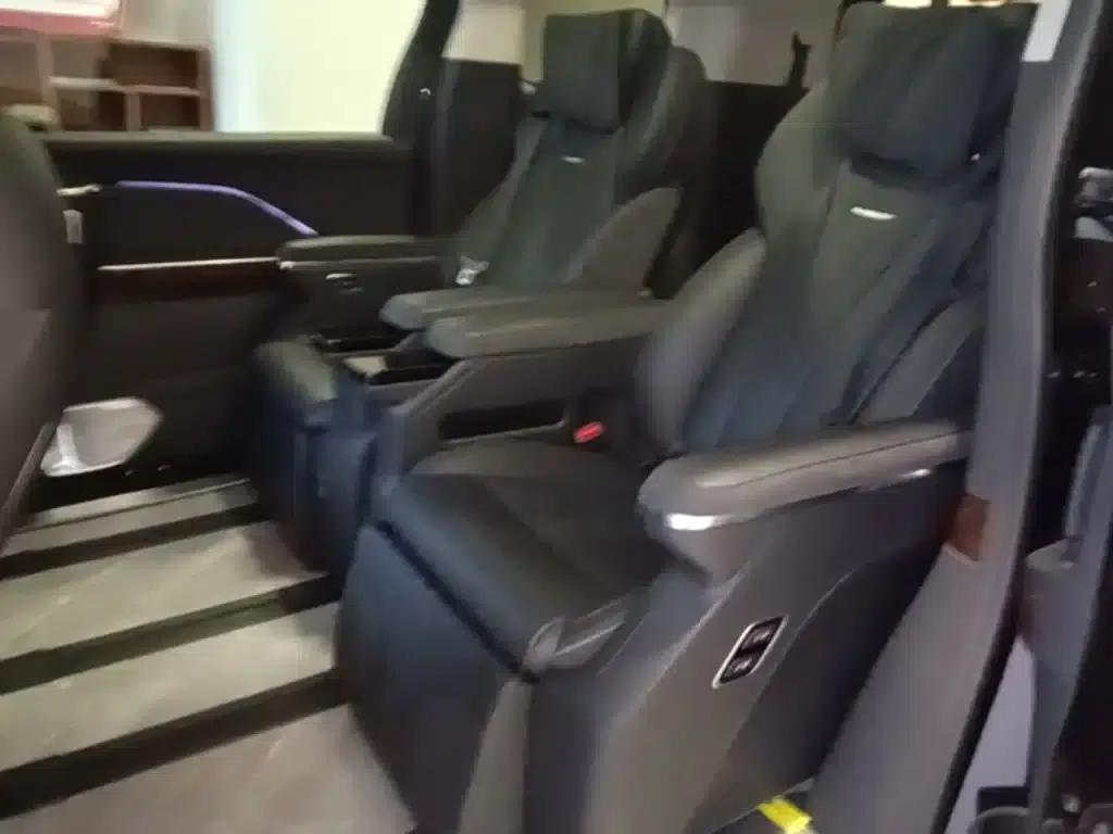 Hongqi HQ9 PHEV 2024 2.0T AWD Luxury Edition — миниатюра 17