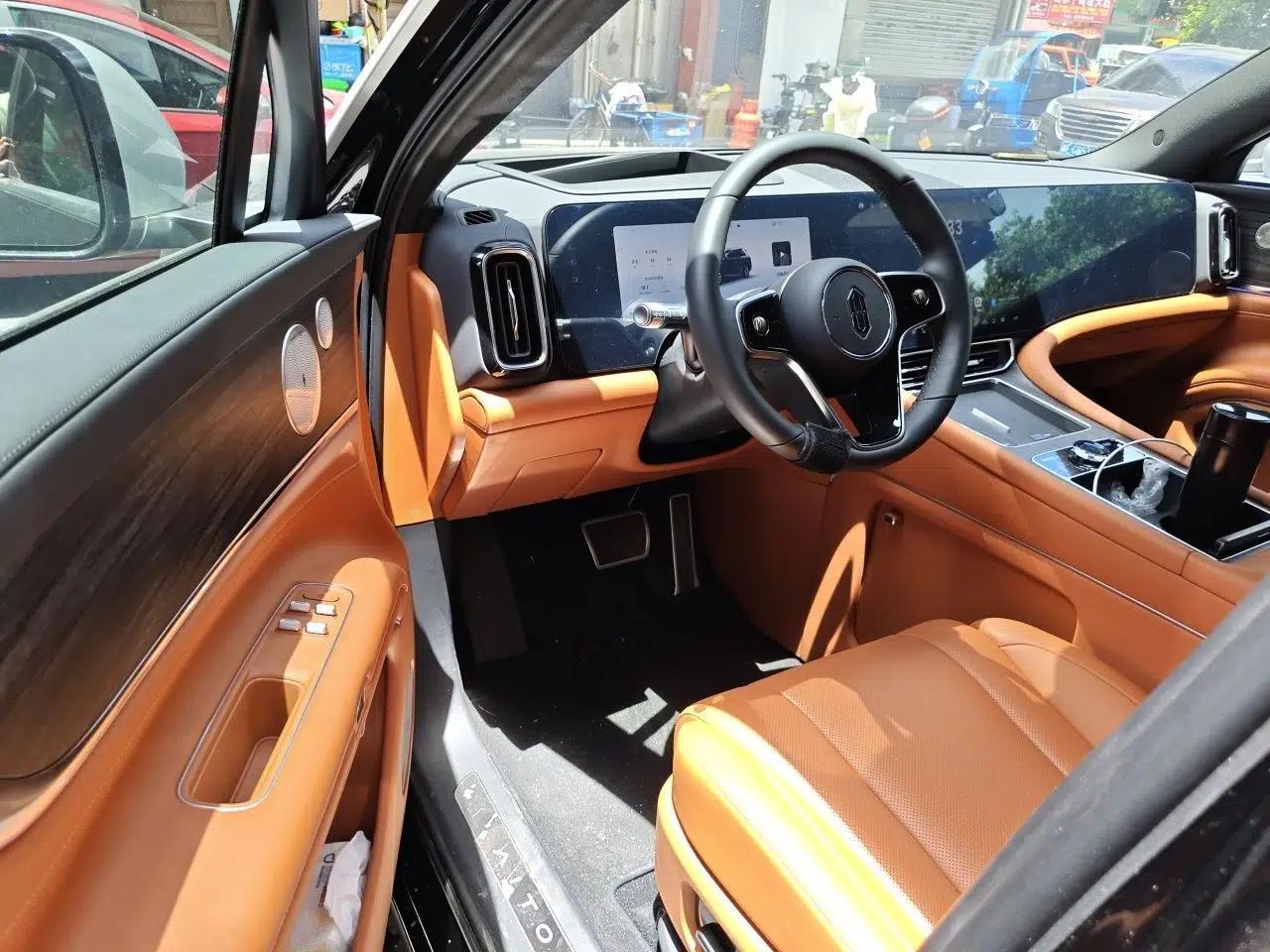 Hima AITO M9 2025 Extended-Range Max Version 52 kWh 5-Seater Edition — миниатюра 16