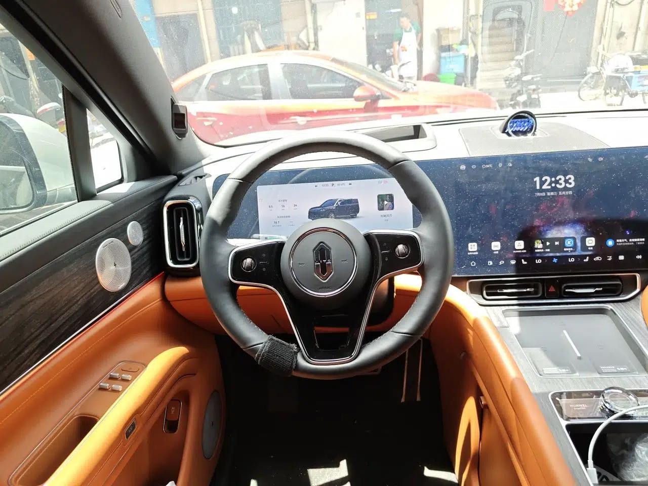 Hima AITO M9 2025 Extended-Range Max Version 52 kWh 5-Seater Edition — миниатюра 10