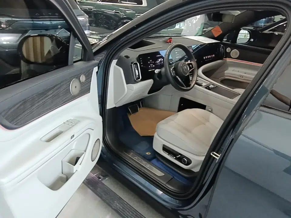 Hima AITO M9 2024 All-Electric Ultra Version 100 kWh 6-Seater Model — миниатюра 23
