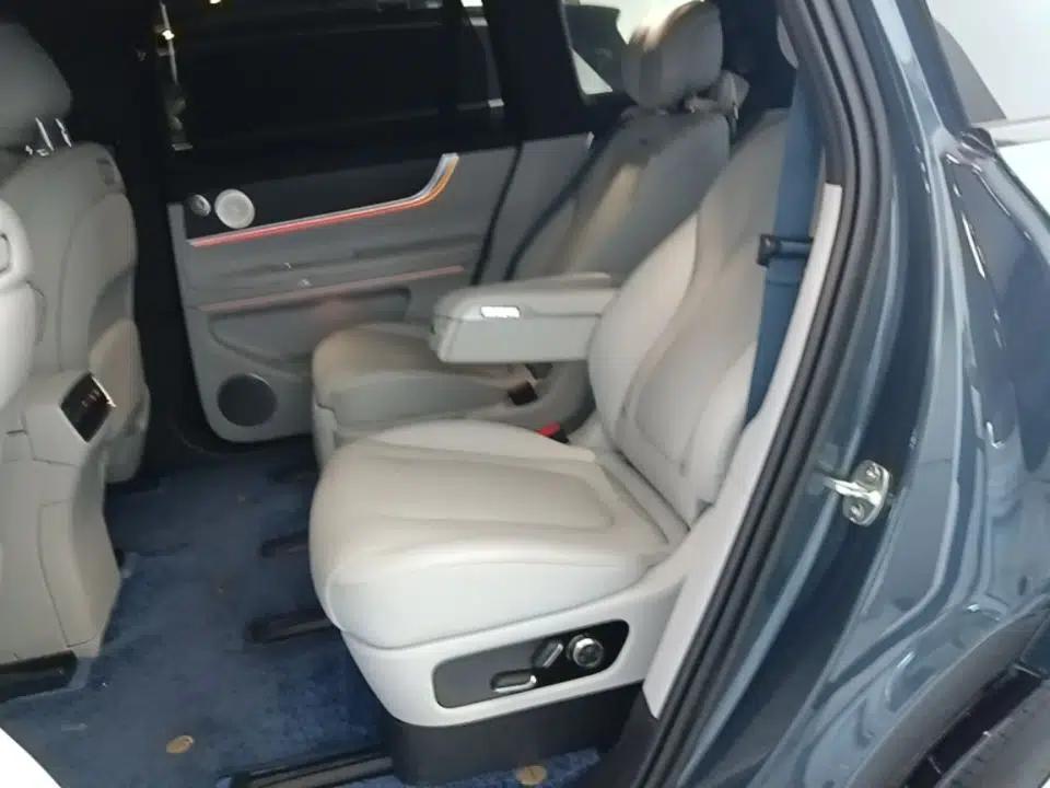Hima AITO M9 2024 All-Electric Ultra Version 100 kWh 6-Seater Model — миниатюра 25