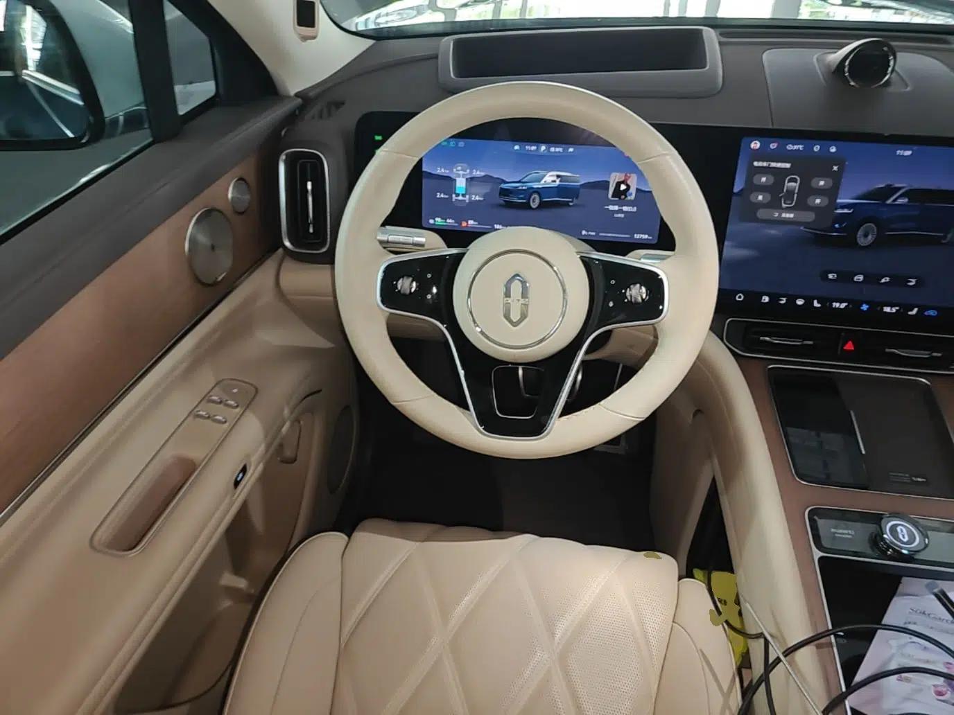 Hima AITO M9 2025 Extended-Range Ultra Version 52 kWh 6-Seater — миниатюра 13