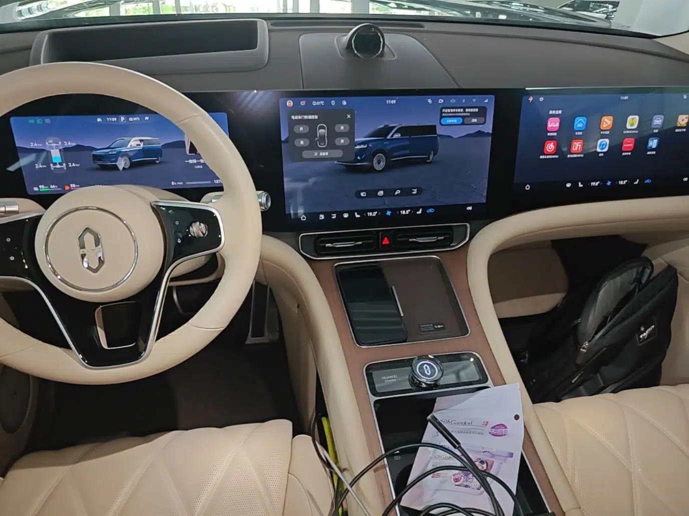 Hima AITO M9 2025 Extended-Range Ultra Version 52 kWh 6-Seater — миниатюра 15