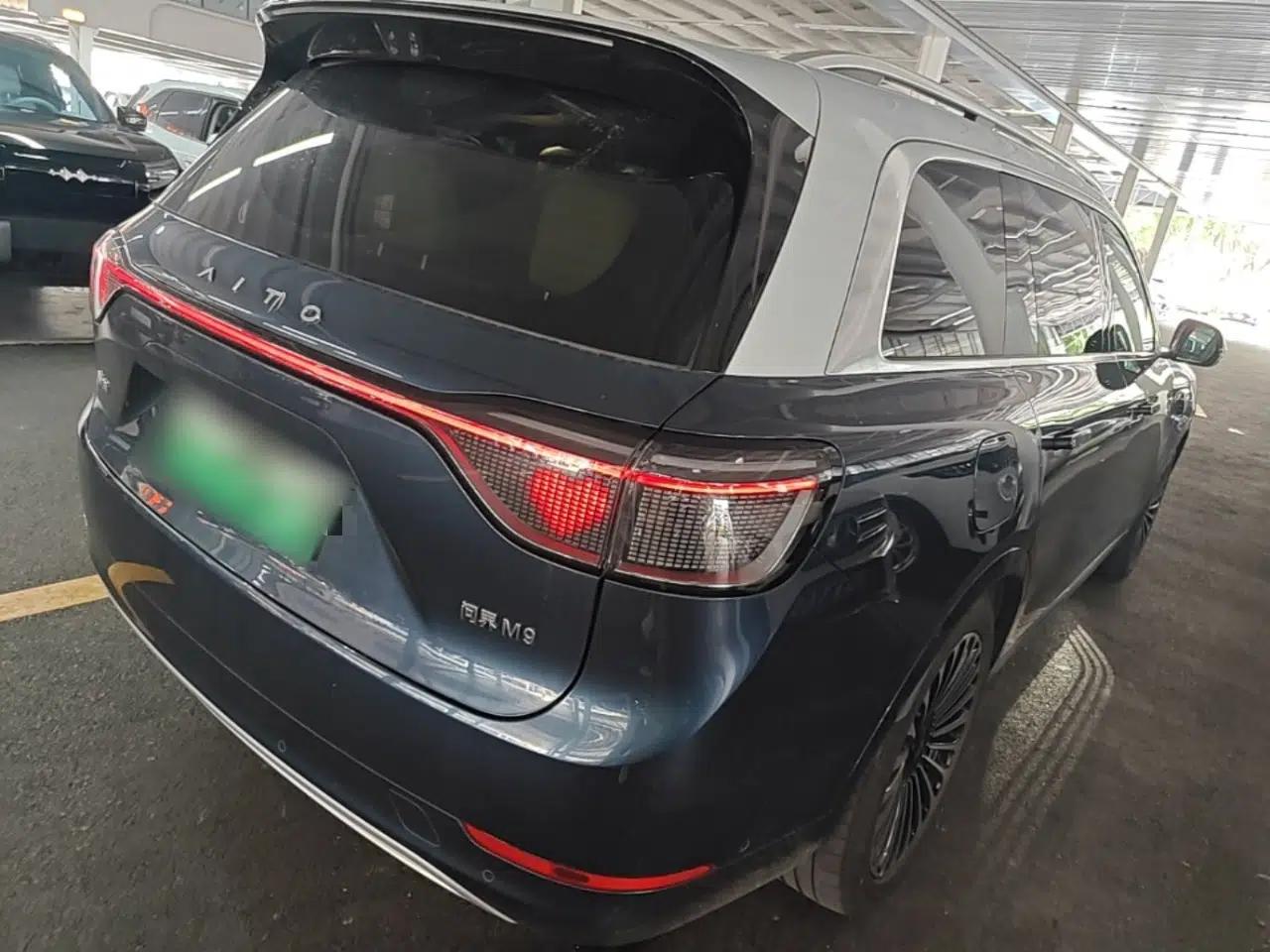 Hima AITO M9 2025 Extended-Range Ultra Version 52 kWh 6-Seater — миниатюра 6