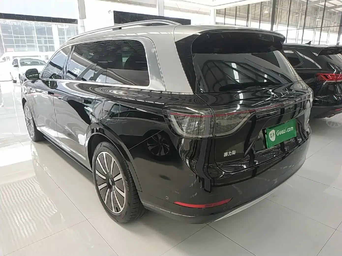 Hima AITO M9 2024 Range-Extended Ultra Version 42 kWh 6-Seater Model — миниатюра 4