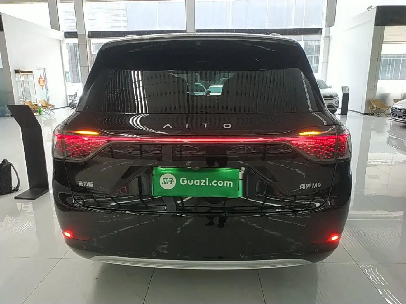 Hima AITO M9 2024 Range-Extended Ultra Version 42 kWh 6-Seater Model — миниатюра 5